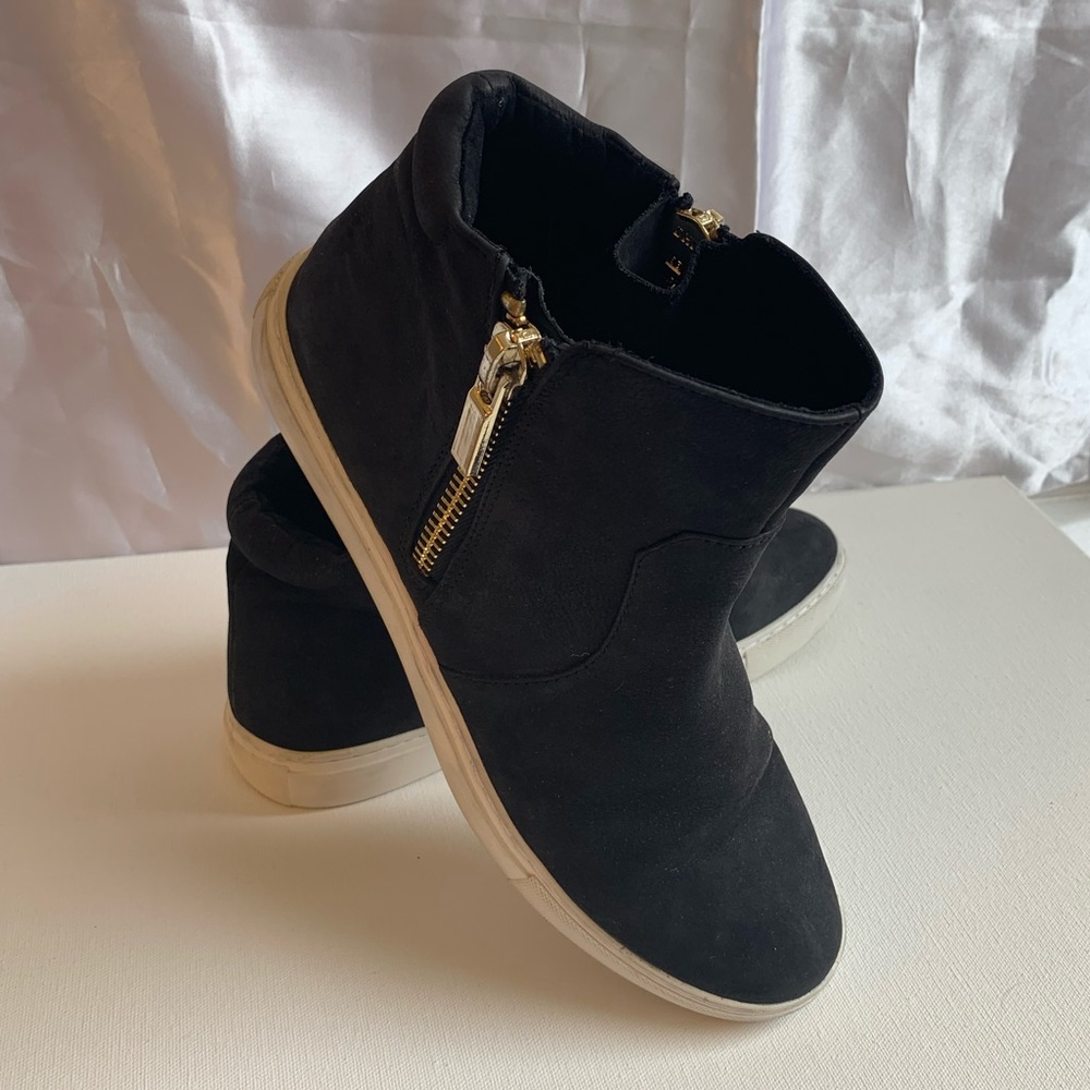 Black leather ankle sneaker boots size 7.5